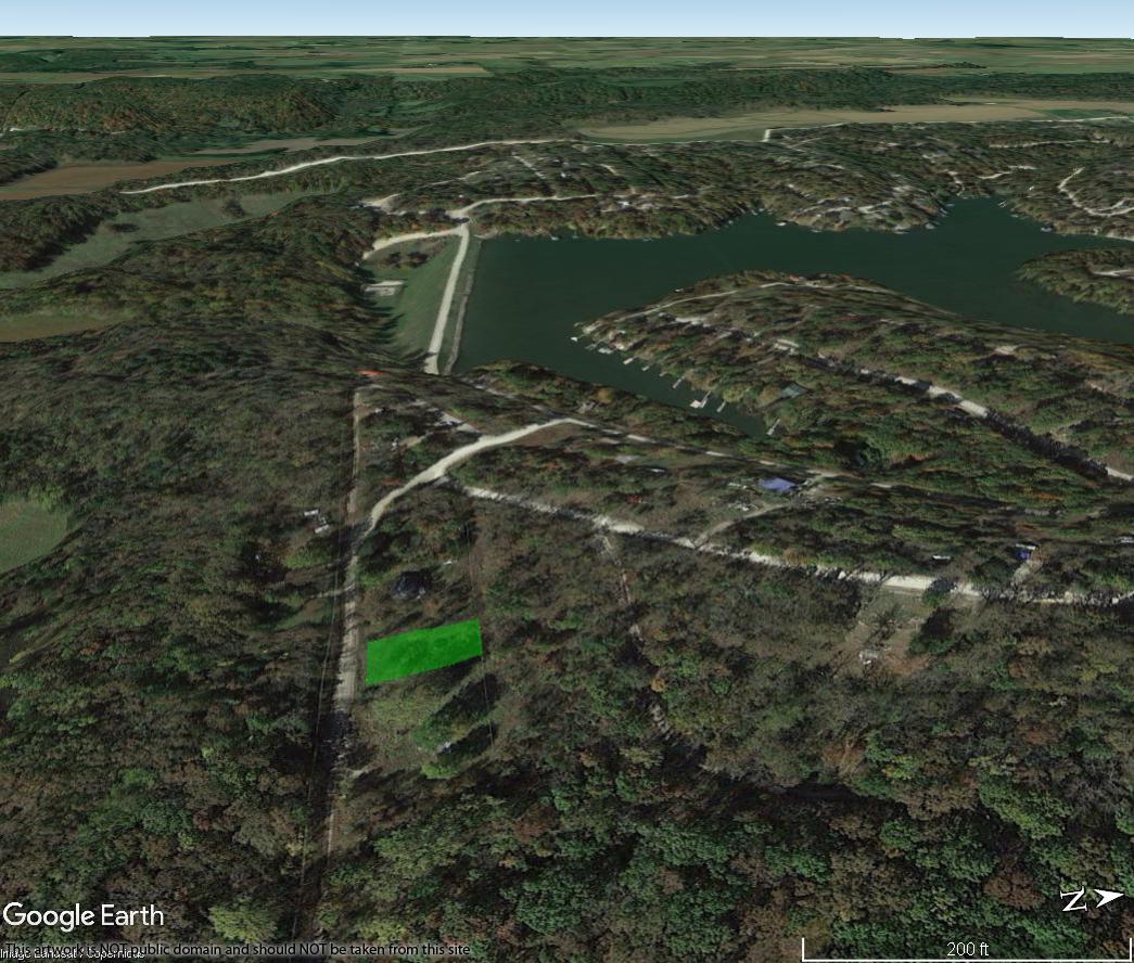 Treed lot at Tanglewood Lakes in KS